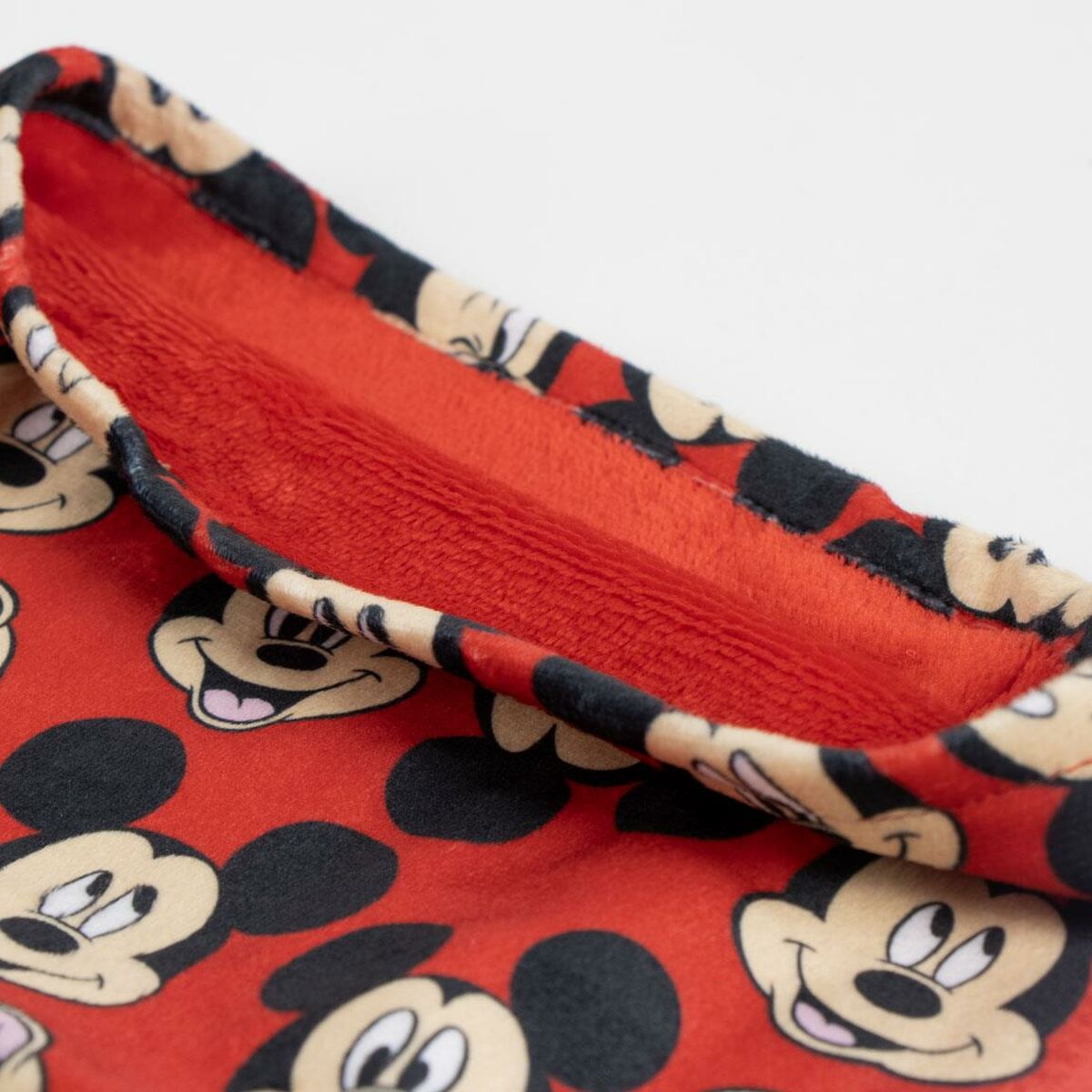 Nekwarmer Mickey Mouse-Topper Trend